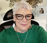 Profile Image of Laura Bolesta