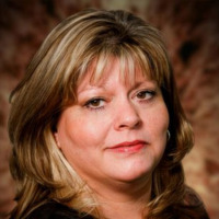 Profile Image of Renee Quinn